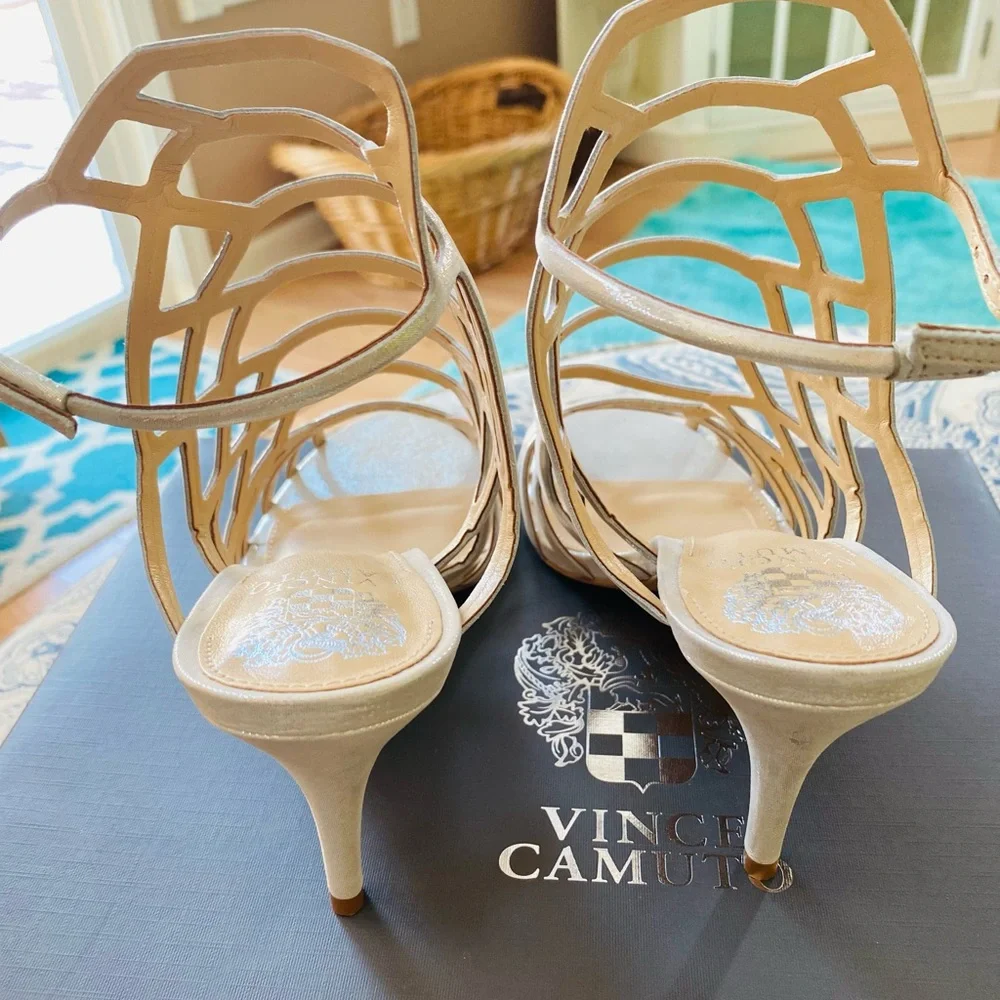 Vince Camuto strappy shoe - Picture 6 of 10